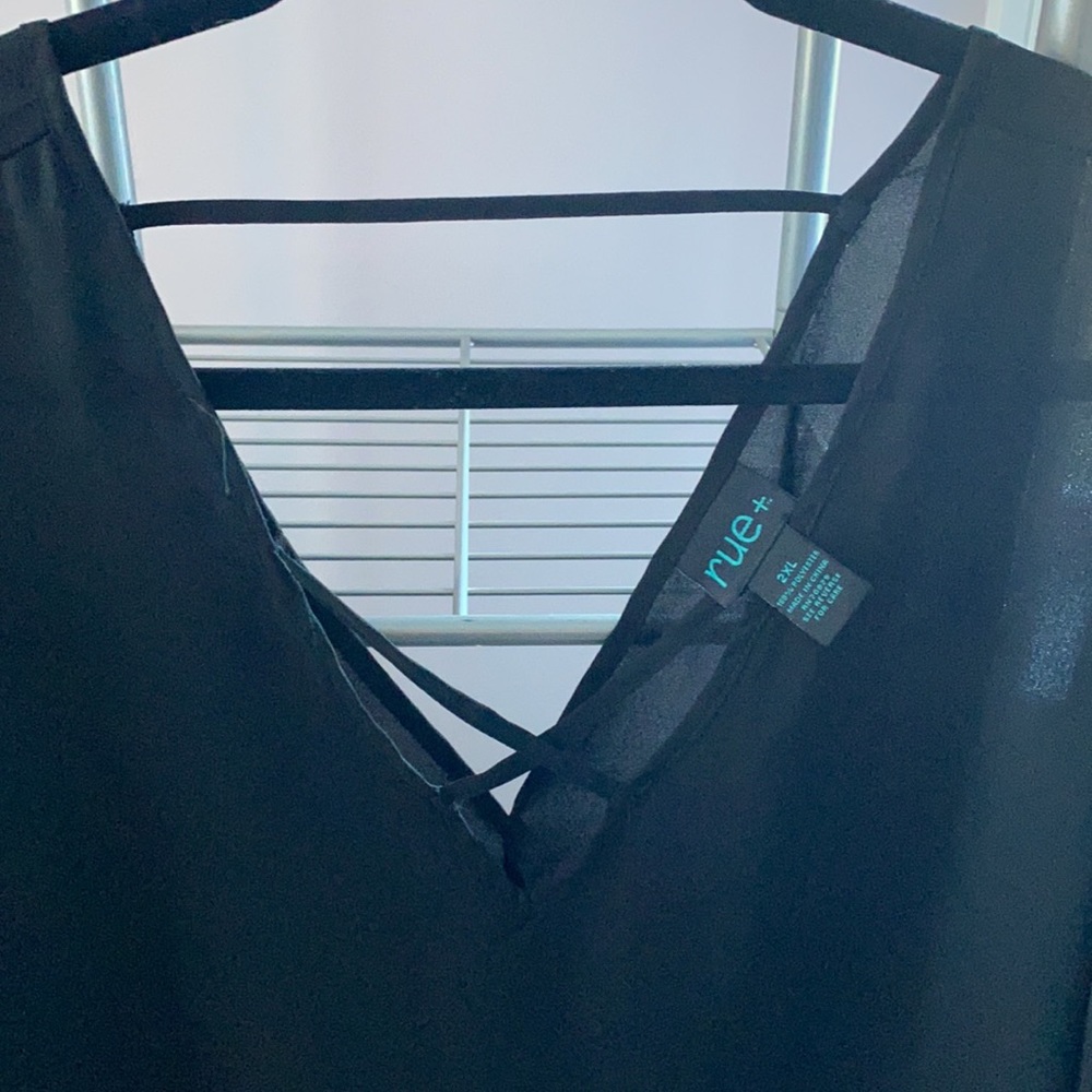 Top - Picture 2 of 3